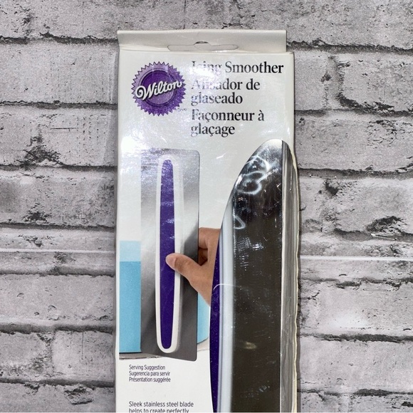 Wilton Cake Icing Smoother 9 in X 3 in Stainless Steel NEW IN BOX - Picture 3 of 12